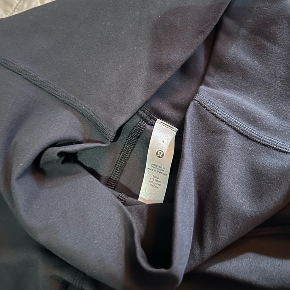 Lululemon High-Rise Short 8” - Picture 2 of 6